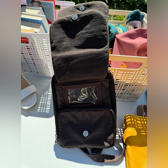 New condition Baggallini purse. Would be great for travel! Never used. - Picture 3 of 4